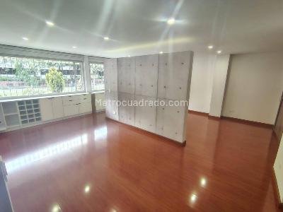 Apartaestudio en venta en Santa Barbara Central, Bogotá, 44 m² · foto 8 de 20