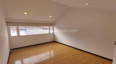 Casa de 5 alcobas en venta en Malibu La Alhambra, Bogotá, 250 m² · foto 5 de 20