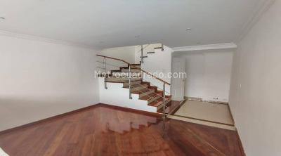 Casa de 5 alcobas en venta en Malibu La Alhambra, Bogotá, 250 m² · foto 8 de 20