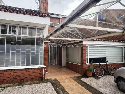 Casa de 5 alcobas en venta en Malibu La Alhambra, Bogotá, 250 m² · foto 9 de 20