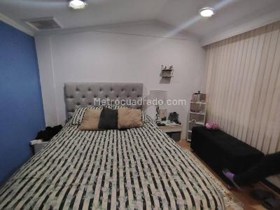 Casa de 5 alcobas en venta en Malibu La Alhambra, Bogotá, 250 m² · foto 10 de 20