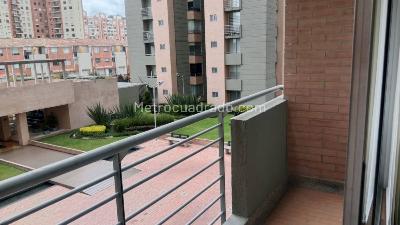 Apartamento de 3 alcobas en venta en Pradera Norte, Bogotá, 90 m² · foto 3 de 20
