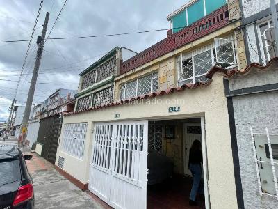 Casa de 5 alcobas en venta en Colon, Bogotá, 190 m² · foto 2 de 20