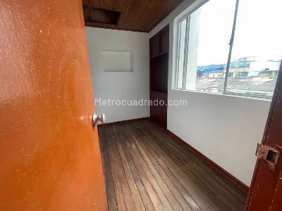 Casa de 5 alcobas en venta en Colon, Bogotá, 190 m² · foto 9 de 20
