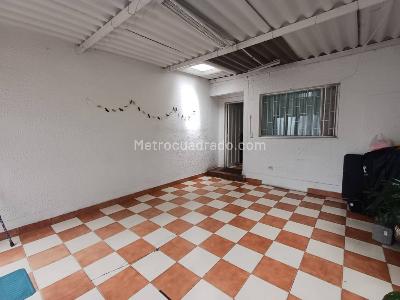 Casa en venta en Villa Alsacia Castilla, Bogotá · foto 3 de 11