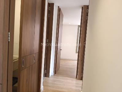 Apartamento de 2 alcobas en venta en Chico Reservado, Bogotá, 88 m² · foto 9 de 20
