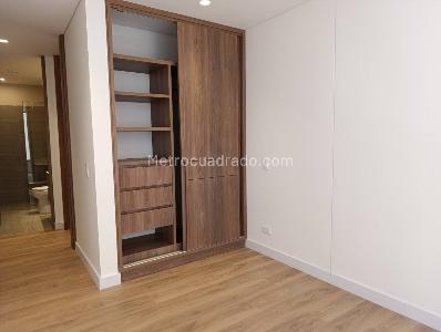 Apartamento de 2 alcobas en venta en Chico Reservado, Bogotá, 88 m² · foto 10 de 20