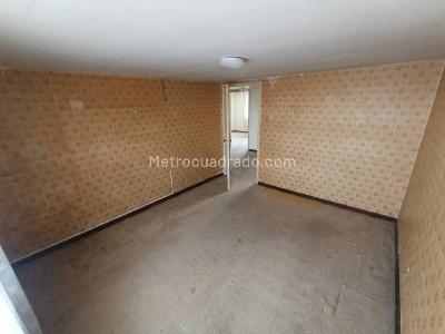 Casa de 4 alcobas en venta en Los Alcazares, Bogotá, 180 m² · foto 10 de 16