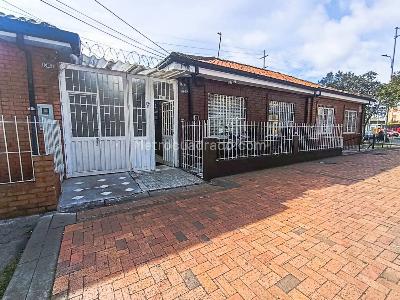 Casa de 5 alcobas en venta en Acevedo Tejada, Bogotá, 106 m² · foto 2 de 20