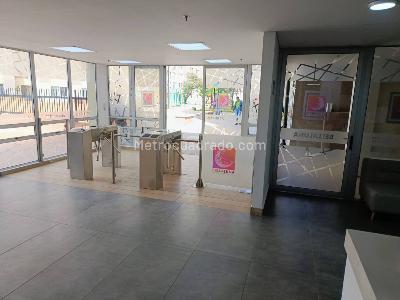 Apartamento en arriendo en El Refugio Fontibon San Pablo, Bogotá · foto 2 de 20