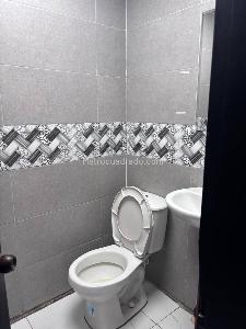Casa de 5 alcobas en venta en Ricaurte, Bogotá, 220 m² · foto 9 de 20