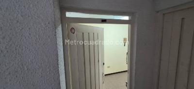 Apartaestudio en venta en Britalia, Bogotá, 16 m² · foto 2 de 12