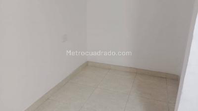 Casa de 5 alcobas en venta en El Refugio Sector Santa Librada, Bogotá, 210 m² · foto 3 de 18