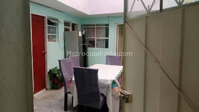 Casa de 5 alcobas en venta en El Refugio Sector Santa Librada, Bogotá, 210 m² · foto 5 de 18