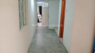 Casa de 5 alcobas en venta en El Refugio Sector Santa Librada, Bogotá, 210 m² · foto 15 de 18