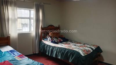 Casa de 5 alcobas en venta en El Refugio Sector Santa Librada, Bogotá, 210 m² · foto 17 de 18