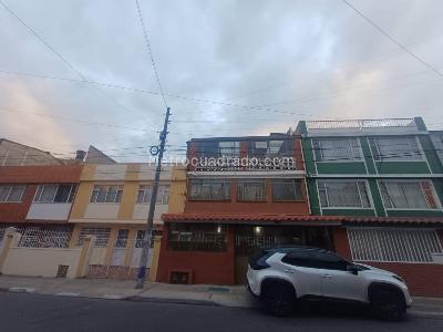 Casa de 5 alcobas en venta en Alqueria, Bogotá, 405 m² · foto 3 de 7
