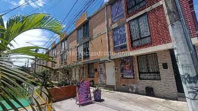 Casa de 4 alcobas en venta en Calandaima, Bogotá, 30 m² · foto 2 de 19