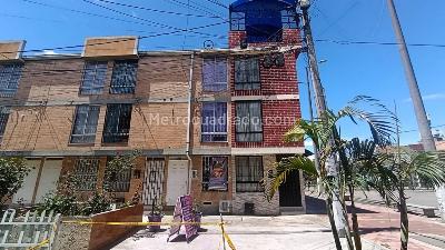 Casa de 4 alcobas en venta en Calandaima, Bogotá, 30 m² · foto 3 de 19