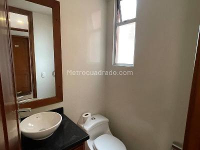 Apartamento de 1 alcoba en venta en Santa Barbara Central, Bogotá, 60 m² · foto 4 de 20