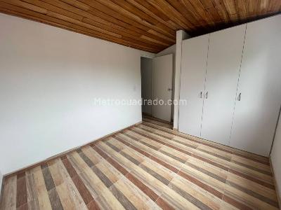 Casa de 4 alcobas en venta en Villas De Granada, Bogotá, 90 m² · foto 2 de 20