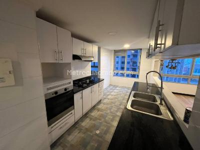 Apartamento de 3 alcobas en arriendo en Lagos De Cordoba Niza, Bogotá, 199 m² · foto 11 de 13