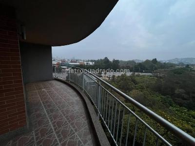 Apartamento de 3 alcobas en arriendo en Lagos De Cordoba Niza, Bogotá, 199 m² · foto 12 de 13
