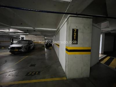 Apartamento de 3 alcobas en arriendo en Lagos De Cordoba Niza, Bogotá, 199 m² · foto 13 de 13