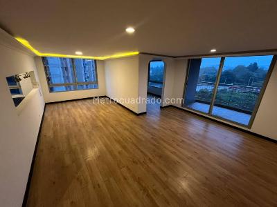 Apartamento de 3 alcobas en arriendo en Lagos De Cordoba Niza, Bogotá, 199 m² · foto 2 de 13