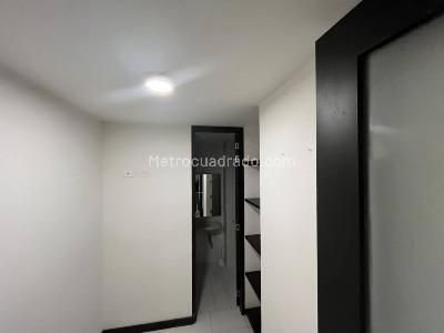 Apartamento de 3 alcobas en arriendo en Lagos De Cordoba Niza, Bogotá, 199 m² · foto 8 de 13