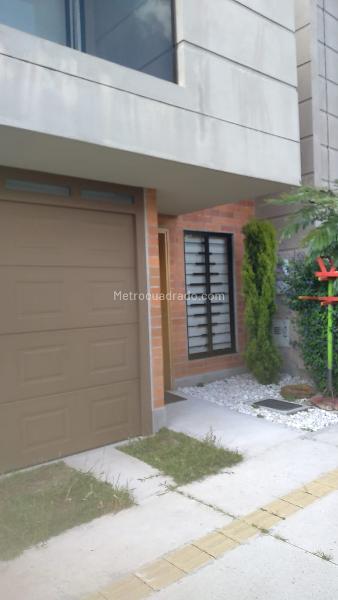 Casa en Arriendo, San Antonio De Pereira, Rionegro - 2