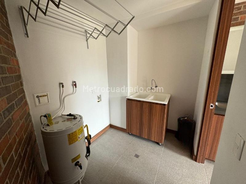 2BR Apartment in El Retiro (74 m²) - 2