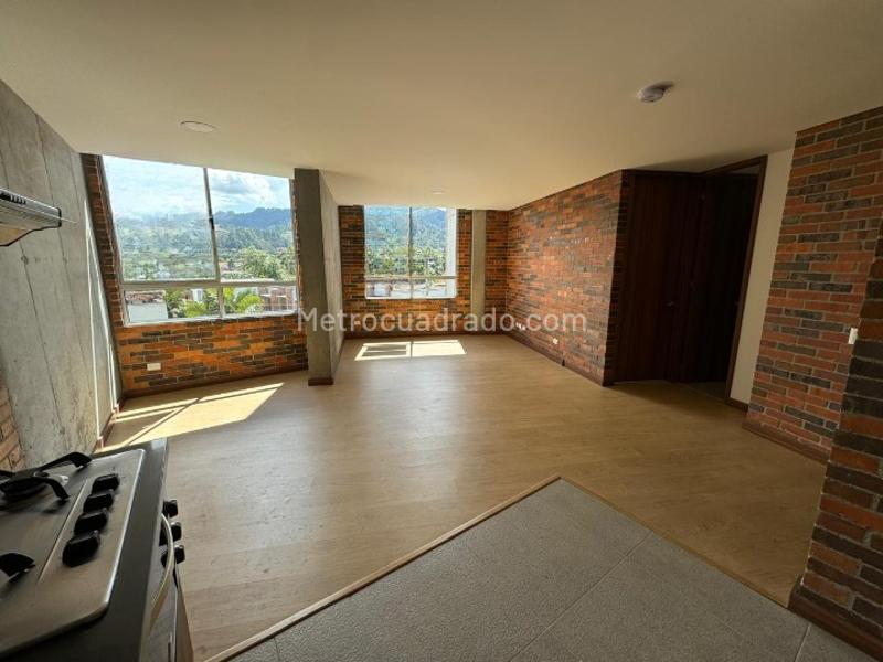 2BR Apartment in El Retiro (74 m²) - 3