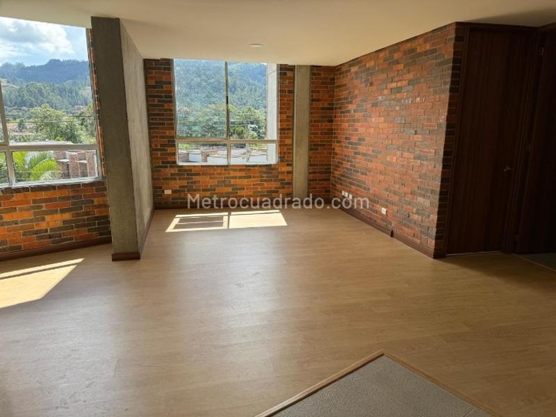 2BR Apartment in El Retiro (74 m²) - 5