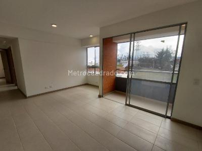 Apartamento de 3 alcobas en venta en El Porvenir, Rionegro, 70 m² · foto 3 de 17