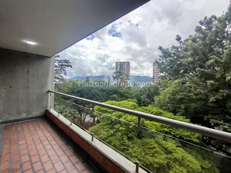 Apartamento en Arriendo, Poblado, Medellín – další