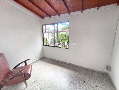 Casa de 5 alcobas en venta en Envigado, Envigado, 190 m² · foto 3 de 20