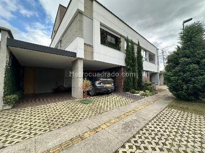 Casa de 4 alcobas en venta en Barro Blanco, Rionegro, 300 m² · foto 2 de 20
