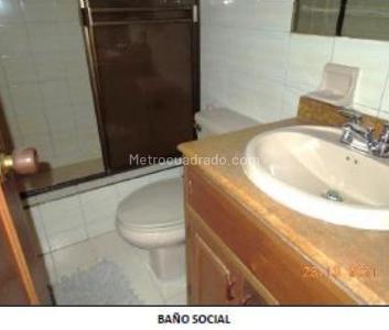 Apartamento de 3 alcobas en venta en Chico Santa Barbara, Bogotá, 157 m² · foto 12 de 18