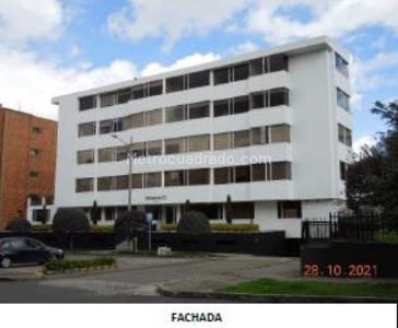 Apartamento de 3 alcobas en venta en Chico Santa Barbara, Bogotá, 157 m² · foto 2 de 18