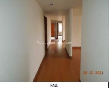 Apartamento de 3 alcobas en venta en Chico Santa Barbara, Bogotá, 157 m² · foto 5 de 18