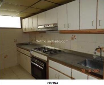Apartamento de 3 alcobas en venta en Chico Santa Barbara, Bogotá, 157 m² · foto 8 de 18