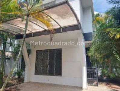 Casa de 3 alcobas en venta en Lagos Del Cacique, Bucaramanga, 307 m² · foto 3 de 15