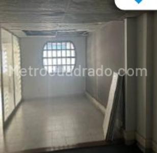 Casa de 5 alcobas en venta en Normandia, Bogotá, 412 m² · foto 2 de 4