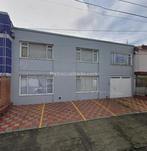 Casa de 5 alcobas en venta en Normandia, Bogotá, 412 m² · foto 3 de 4