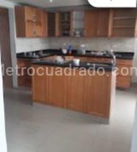 Casa de 5 alcobas en venta en Bosque Calderon, Bogotá, 38 m² · foto 3 de 4