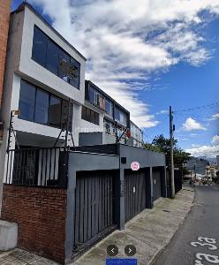 Casa de 5 alcobas en venta en Bosque Calderon, Bogotá, 38 m² · foto 4 de 4
