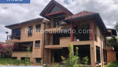 Casa de 4 alcobas en venta en Chía, 512 m² · foto 1 de 3