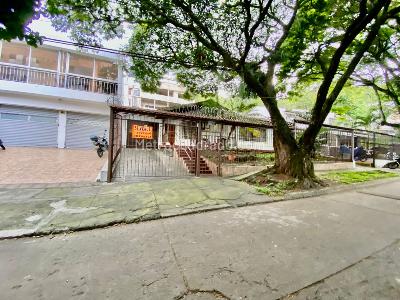 Casa de 4 alcobas en venta en Cristales, Cali, 396 m² · foto 2 de 20