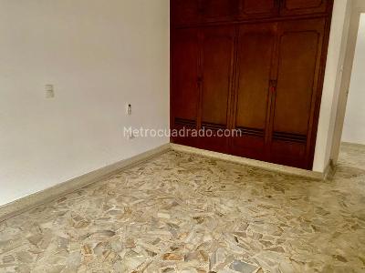 Casa de 4 alcobas en venta en Cristales, Cali, 396 m² · foto 5 de 20
